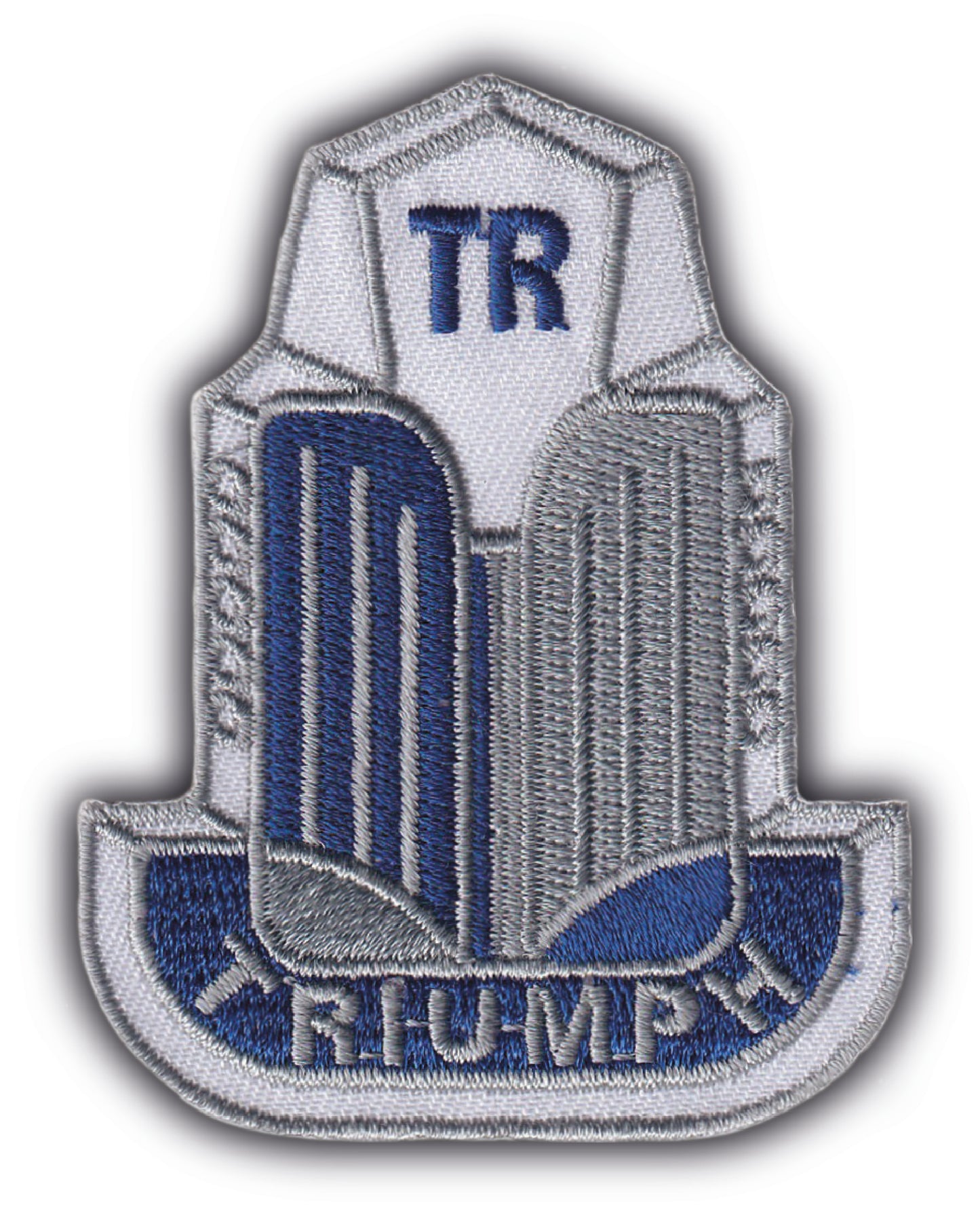 MAXIMUMPATCHES - Ecusson Patch Brodé Thermocollant - 6 cm x 7,5 cm - Automobile Uk Royaume-Uni Rétro Vintage Combinaison Pilote Triumph Tr