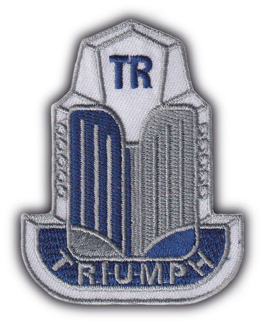 MAXIMUMPATCHES - Ecusson Patch Brodé Thermocollant - 6 cm x 7,5 cm - Automobile Uk Royaume-Uni Rétro Vintage Combinaison Pilote Triumph Tr