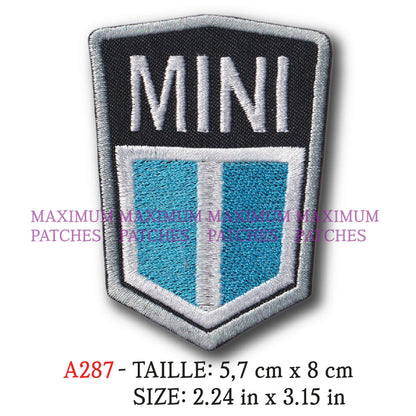 MAXIMUMPATCHES - Ecusson Patch Brodé Thermocollant - 5,7 cm x 8 cm - Automobile Anglaise Rétro Vintage Austin Mini