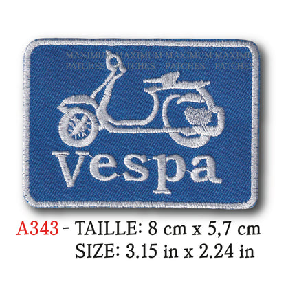 MAXIMUMPATCHES - 8 cm x 5,7 cm - Ecusson Patch Brodé Thermocollant - Scooter Italie Marque Logo Rétro Vintage
