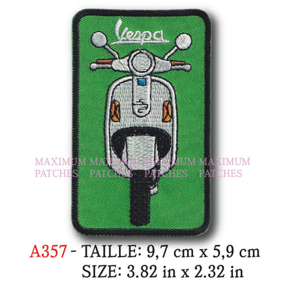 MAXIMUMPATCHES - 9,7 cm x 5,9 cm - Ecusson Patch Brodé Thermocollant - Scooter Italie Marque Logo Rétro Vintage