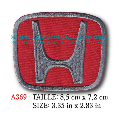MAXIMUMPATCHES - 8,5 cm x 7,2 cm - Ecusson Patch Brodé Thermocollant - Automobile Japon Marque Logo Rétro Vintage
