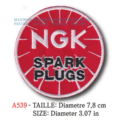 MAXIMUMPATCHES - Diametre 7,8 cm - Ecusson Patch Brodé Thermocollant - Bougie Automobile Moto Marque Logo Publicité Ancienne Rétro Vintage Ngk