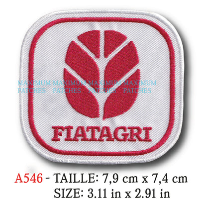 MAXIMUMPATCHES - Ecusson Patch Brodé Thermocollant - 7,9 cm x 7,4 cm - Tracteur Italie Machine Agricole Rétro Vintage