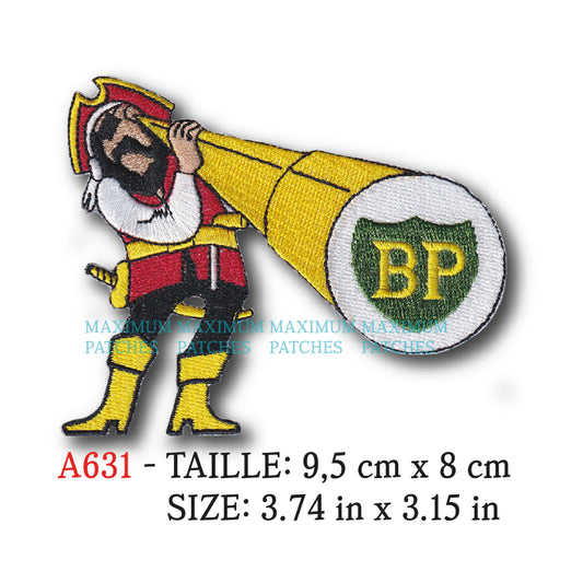 MAXIMUMPATCHES - Ecusson Patch Brodé Thermocollant - 9,5 cm x 8 cm - Automobile Moto Anglais Pirate Marque Logo Rétro Vintage