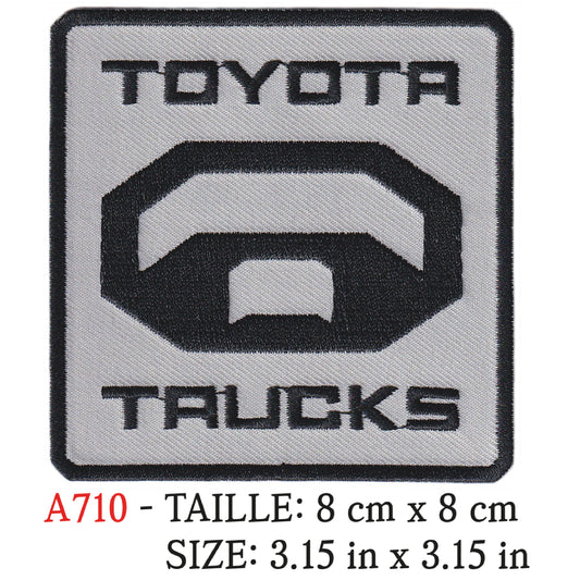 MAXIMUMPATCHES - Ecusson Patch Brodé Thermocollant - 8 cm x 8 cm - Automobile Camion Japon Marque Logo Rétro Vintage