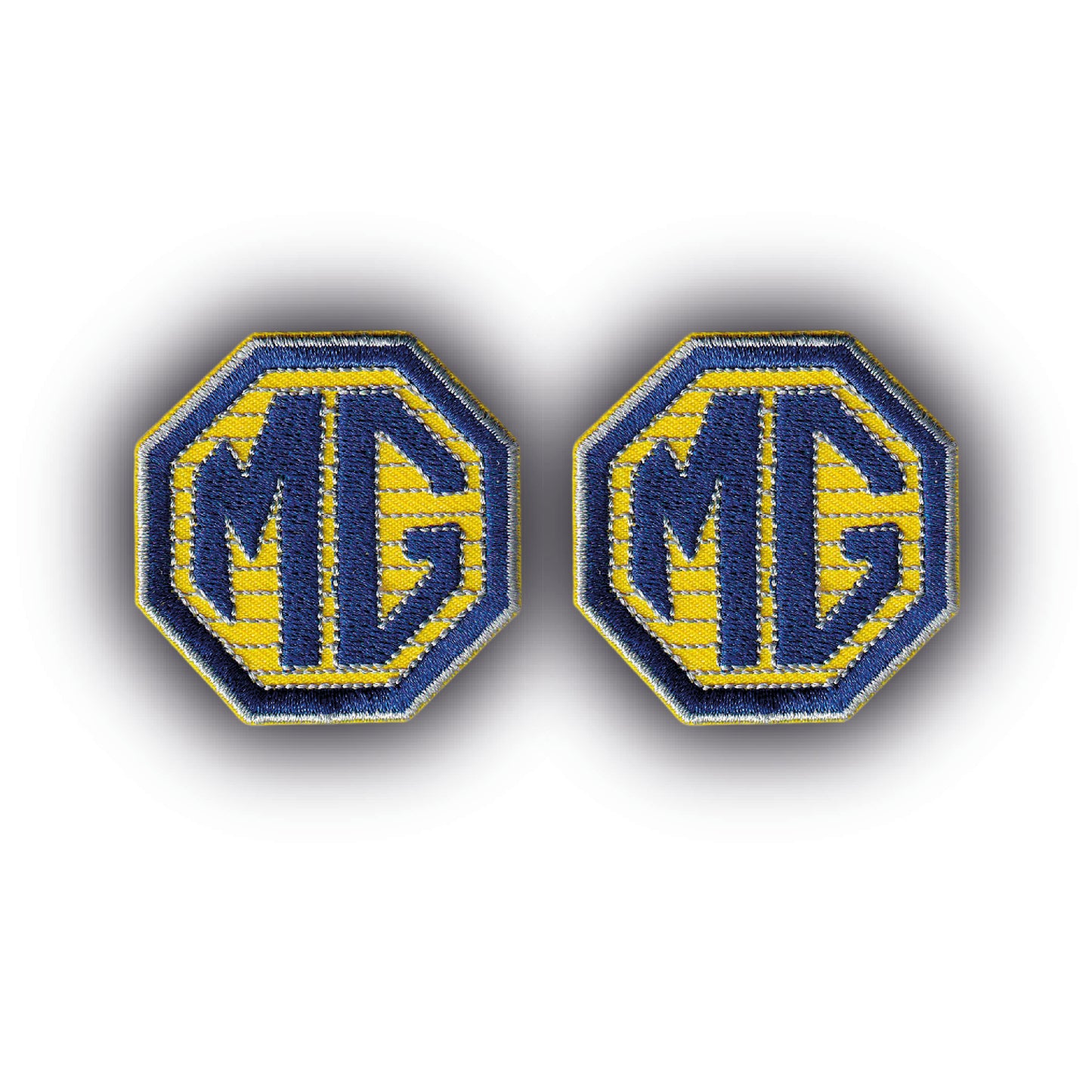 MAXIMUMPATCHES - Minis Écussons Thermocollants X2 - Dim 4,5 cm x 4,5 cm - Automobile Moto Voiture Course Angleterre Royaume-Uni Super car Combinaison Pilote Gt A B Midget Mg Morris Garage