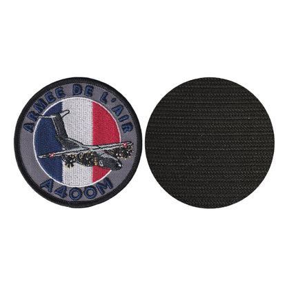 MAXIMUMPATCHES - Diamètre 8 cm - Ecusson Patch Brodé Avec Scratch Cousu Au Dos + Carré Scratch A Coudre, Face Opposé 10 cm x 10 cm/Avion Militaire France A400M