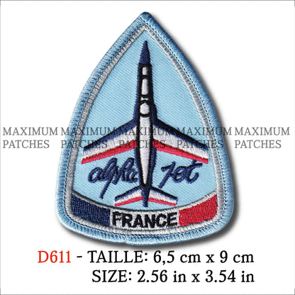 MAXIMUMPATCHES - Ecusson Patch Brodé Thermocollant - 6,5 cm x 8,5 cm - Breguet Alpha Jet Avion Aviation Armée Militaire