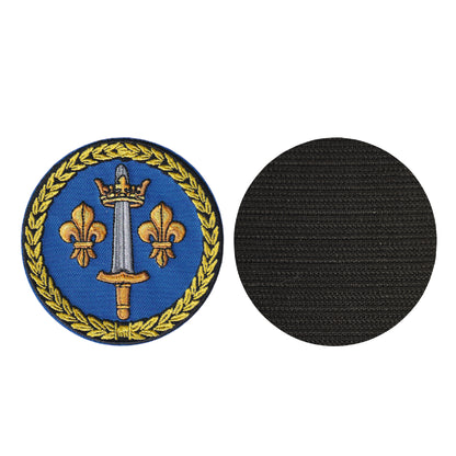 MAXIMUMPATCHES - Diametre 8 cm - Ecusson Patch Brodé Avec Scratch Cousu Au Dos + Carré Scratch A Coudre, Face Opposé 10 cm x 10 cm Offert/Jeanne D'arc Blason France Royaume