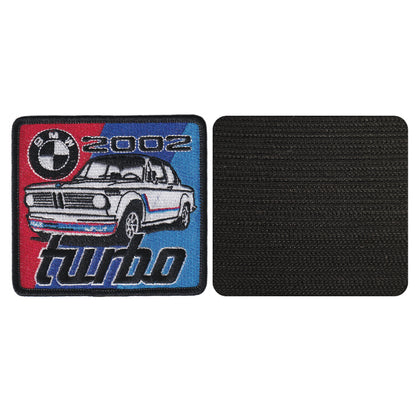 MAXIMUMPATCHES - 9 cm x 8,3 cm - Ecusson Patch Brodé Avec Scratch Cousu Au Dos + Carré Scratch A Coudre, Face Opposé 10 cm x 10 cm/ Turbo 2002 Rallye Automobile Allemagne