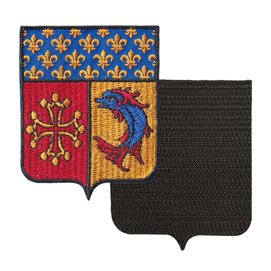MAXIMUMPATCHES - 05 Hautes Alpes - 6,5 cm x 8 cm - Ecusson Patch Brodé Avec Scratch Cousu Au Dos + Carré Scratch A Coudre, Face Opposé 10 cm x 10 cm Offert / Département Région Territoire France