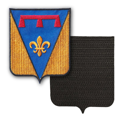 MAXIMUMPATCHES - 83 Var - 6,5 cm x 8 cm - Ecusson Patch Brodé Avec Scratch Cousu Au Dos + Carré Scratch A Coudre, Face Opposé 10 cm x 10 cm Offert / Département Région Territoire France