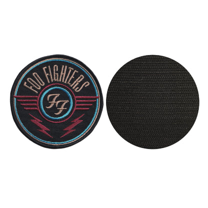 MAXIMUMPATCHES - Foo Fighters - Diamètre 7,8 cm - Ecusson Patch Brodé Avec Scratch Cousu Au Dos + Carré Scratch A Coudre, Face Opposé 10 cm x 10 cm/Groupe Musique Métal Rock Punk Heavy Trash Blues