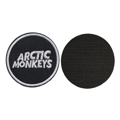 MAXIMUMPATCHES - Artic Monkeys - Diamètre 7,5 cm - Ecusson Patch Brodé Avec Scratch Cousu Au Dos + Carré Scratch A Coudre, Face Opposé 10 cm x 10 cm/Groupe Musique Métal Rock Punk Heavy Trash Blues