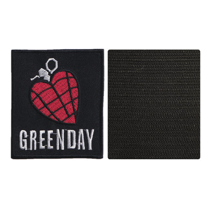 MAXIMUMPATCHES - Green Day - 7,7 cm x 6,6 cm - Ecusson Patch Brodé Avec Scratch Cousu Au Dos + Carré Scratch A Coudre, Face Opposé 10 cm x 10 cm/Groupe Musique Métal Rock Punk Heavy Trash Blues