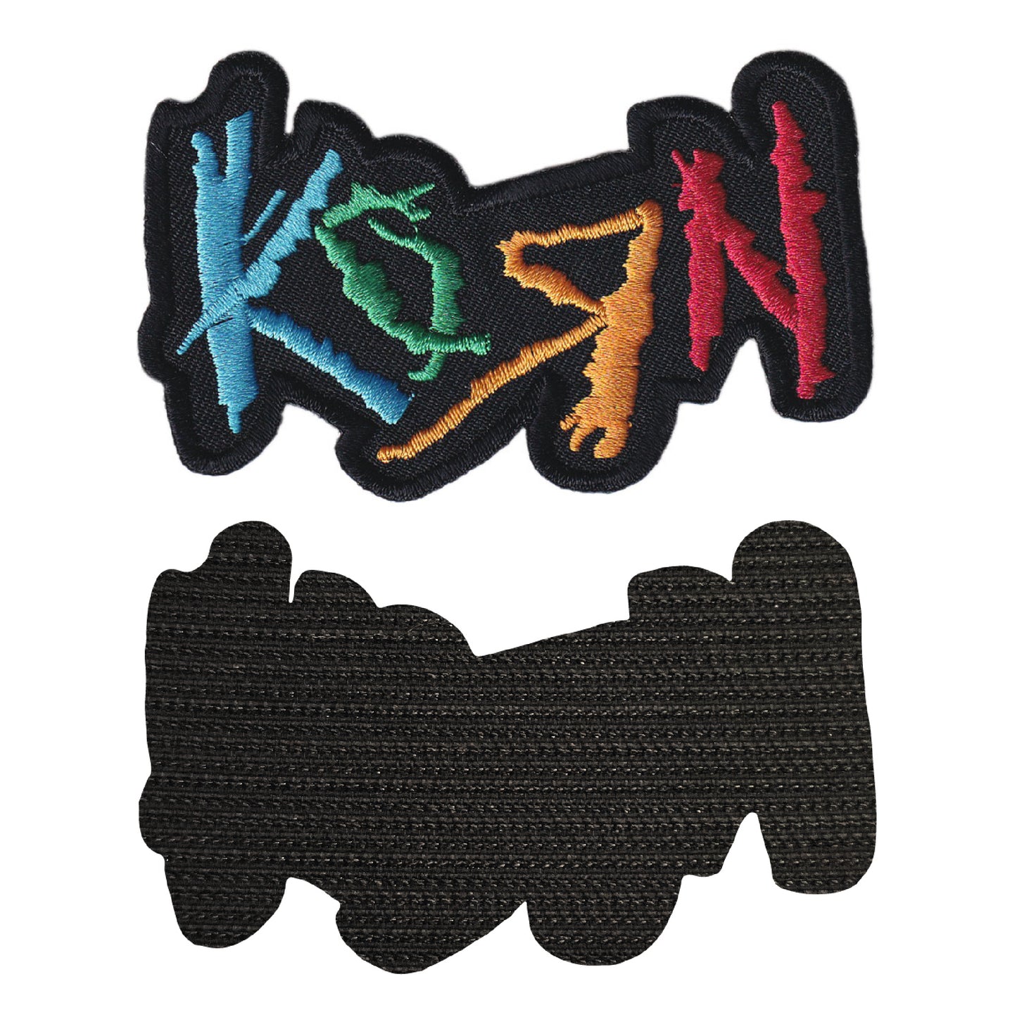MAXIMUMPATCHES - Korn - 8 cm x 5,3 cm - Ecusson Patch Brodé Avec Scratch Cousu Au Dos + Carré Scratch A Coudre, Face Opposé 10 cm x 10 cm/Groupe Musique Métal Rock Punk Heavy Trash Blues