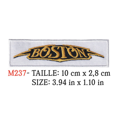 MAXIMUMPATCHES - Ecusson Patch Brodé Thermocollant - 10 cm x 2,8 cm - Boston Groupe Musique Rock Punk Hard Trash Métal Heavy Psychedelic