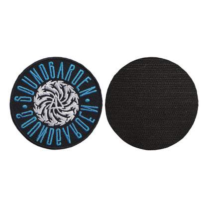 MAXIMUMPATCHES - Soundgarden - Diamètre 8 cm - Ecusson Patch Brodé Avec Scratch Cousu Au Dos + Carré Scratch A Coudre, Face Opposé 10 cm x 10 cm/Groupe Musique Métal Rock Punk Heavy Trash Blues