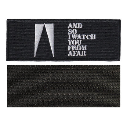 MAXIMUMPATCHES - And So I Watch You From Afar - 10 cm x 3,7 cm - Ecusson Patch Brodé Avec Scratch Cousu Au Dos + Carré Scratch A Coudre, Face Opposé 10 cm x 10 cm/Groupe Musique Métal Rock Punk Heavy Trash Blues