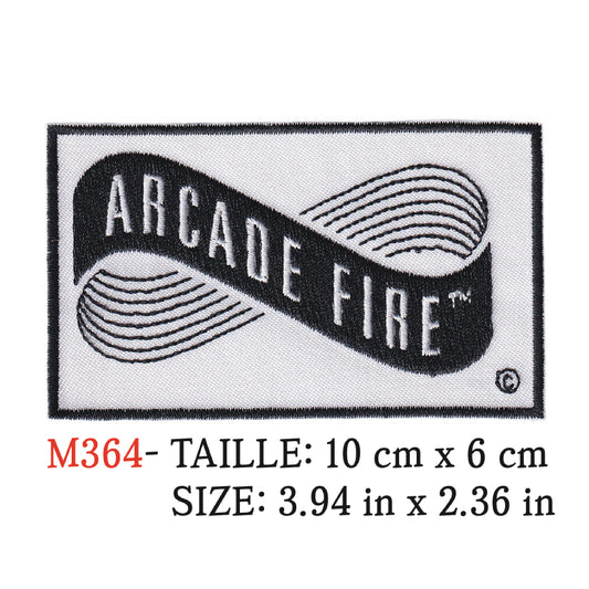 MAXIMUMPATCHES - Ecusson Patch Brodé Thermocollant - 10 cm x 6 cm - Arcade Fire Groupe Musique Rock Punk Hard Trash Métal Heavy Psychedelic