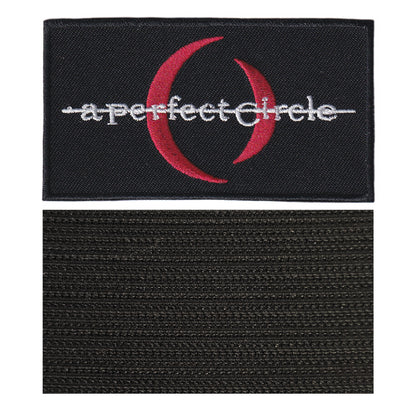 MAXIMUMPATCHES - A Perfect Circle - 9 cm x 5 cm - Ecusson Patch Brodé Avec Scratch Cousu Au Dos + Carré Scratch A Coudre, Face Opposé 10 cm x 10 cm/Groupe Musique Métal Rock Punk Heavy Trash Blues