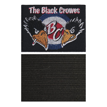 MAXIMUMPATCHES - The Black Crowes - 9 cm x 6,5 cm - Ecusson Patch Brodé Avec Scratch Cousu Au Dos + Carré Scratch A Coudre, Face Opposé 10 cm x 10 cm/Groupe Musique Métal Rock Punk Heavy Trash Blues