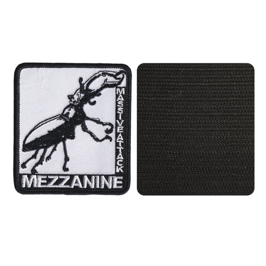 MAXIMUMPATCHES - Massive Attack - 7,2 cm x 8 cm - Ecusson Patch Brodé Avec Scratch Cousu Au Dos + Carré Scratch A Coudre, Face Opposé 10 cm x 10 cm/Groupe Musique Métal Rock Punk Heavy Trash Blues