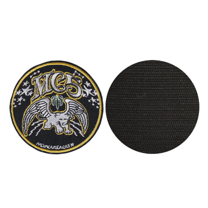 MAXIMUMPATCHES - MC5 - Diamètre 7,8 cm - Ecusson Patch Brodé Avec Scratch Cousu Au Dos + Carré Scratch A Coudre, Face Opposé 10 cm x 10 cm/Groupe Musique Métal Rock Punk Heavy Trash Blues