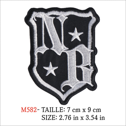 MAXIMUMPATCHES - Ecusson Patch Brodé Thermocollant - 7 cm x 9 cm - Nickel Back Groupe Musique Rock Punk Hard Trash Métal Heavy Psychedelic
